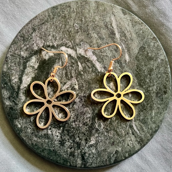 Gold Flower Earrings - Picture 1 of 2